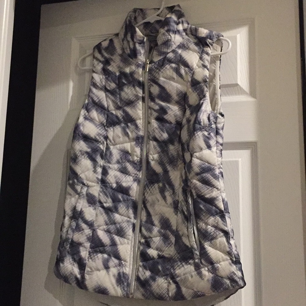 Athleta Puffy Vest Size Small